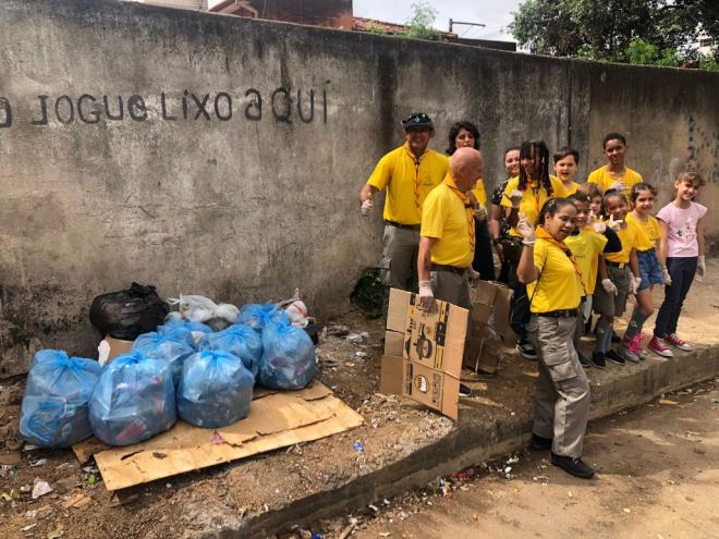 Integrantes do 6º Grupo de Escoteiros Xavante, atuou no Centro de Ipatinga