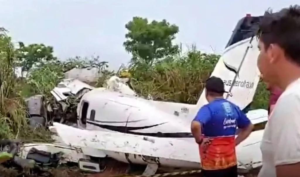 O avião de médio porte, do modelo EMB-110, levava 12 turistas, que iam pescar no Rio Negro. Além dos passageiros, o piloto e o copiloto da aeronave também morreram.