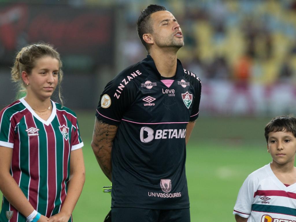 Fábio, do Fluminense, é eleito o melhor goleiro do mês de outubro