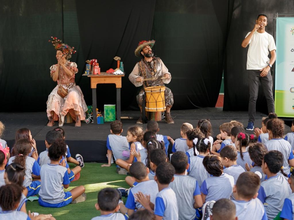 Diversas atividades envolvem os alunos e participantes