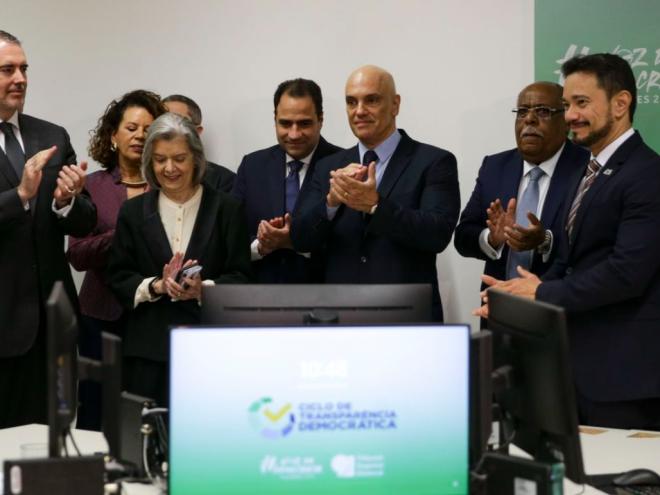 Na solenidade, em Brasília, o presidente do Tribunal Superior Eleitoral (TSE), ministro Alexandre de Moraes, destacou a transparência do processo
