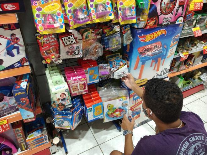 Os brinquedos são os principais presentes comprados para o Dia das Crianças, conforme pesquisa 