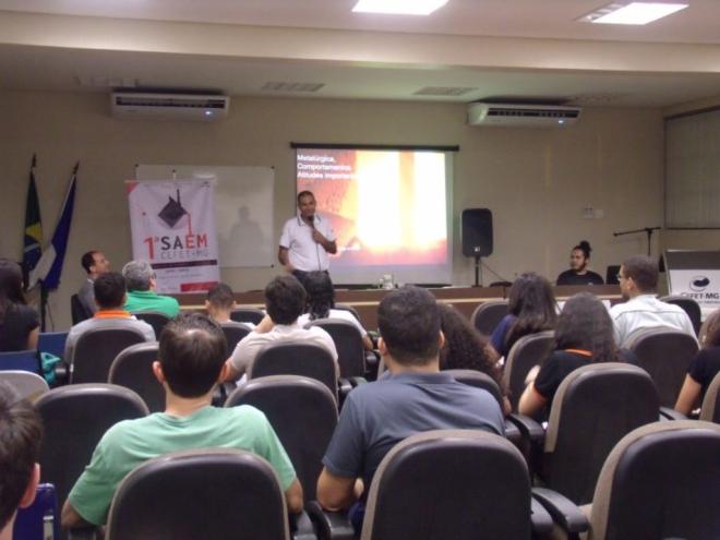 O evento terá palestras de profissionais da indústria, minicursos e uma exposição