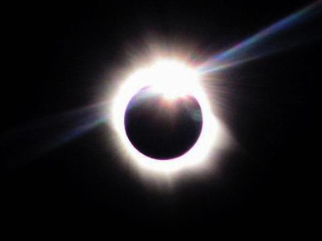 Na ocasião, a lua vai cobrir a maior parte do disco solar, deixando apenas um anel brilhante na borda