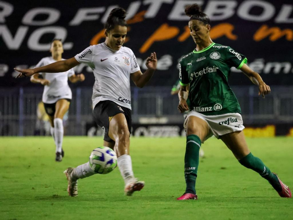 Futebol feminino: Corinthians brilha, goleia o Palmeiras e está na final do  Paulista