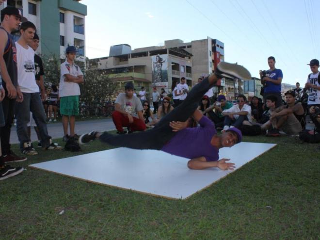 O artista B-boy Luizin alcança reconhecimento nacional