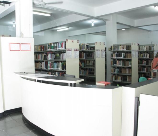 Em 2023, até o momento, foram emprestados 850 exemplares por mês, enquanto 2022 teve uma média mensal de 829