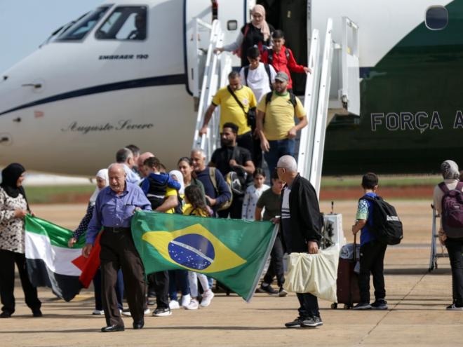 Aronave saiu de Aman, na Jordânia, país vizinho a Israel, após negociações diplomáticas realizadas pelo Ministério das Relações Exteriores