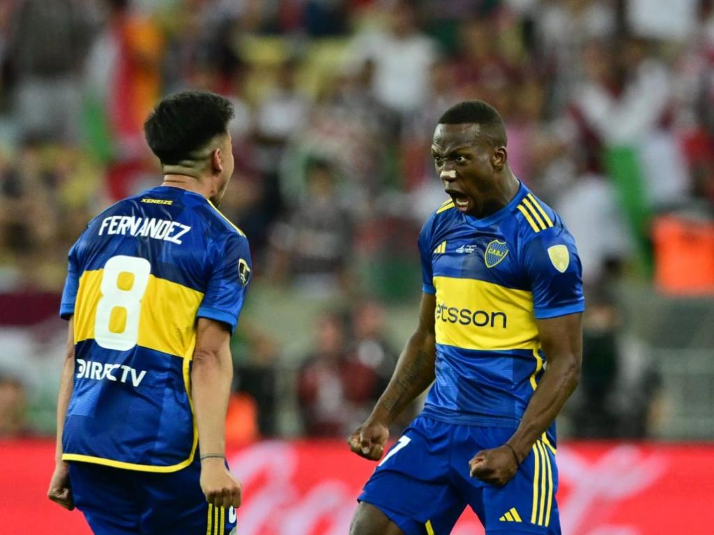 Advíncula marcou o gol de empate