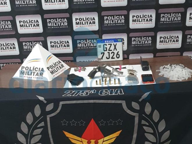 O material apreendido durante a ação policial no bairro Alvorada, em Timóteo