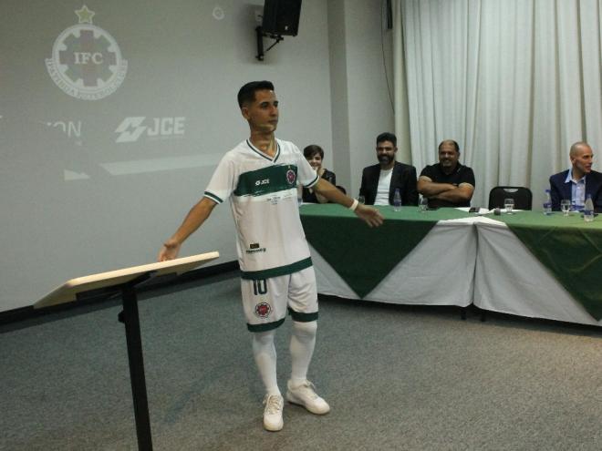 O uniforme para a próxima temporada também foi apresentado