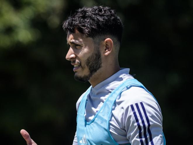 William é um dos titulares da Raposa que vai encarar o Coxa hoje