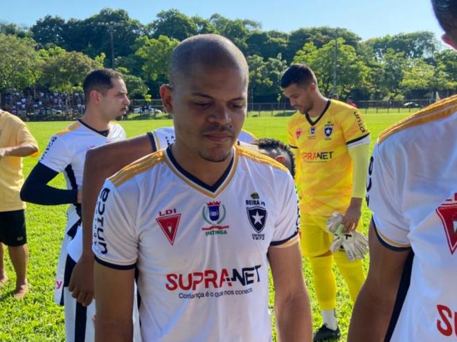 O experiente atacante Parrão fez um dos gols da goleada do Beira Rio no clássico