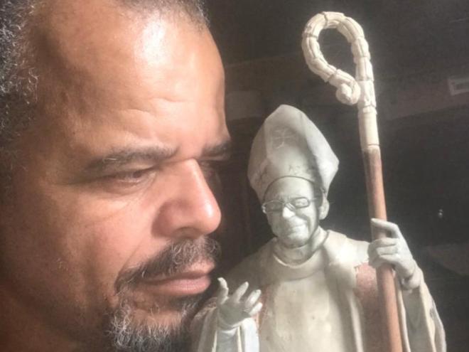 Escultor inspira sua arte na obra de Aleijadinho