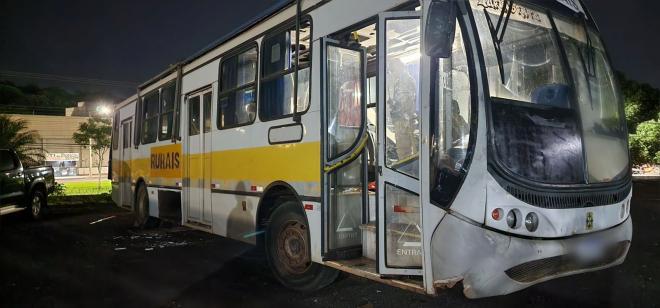 Carregamento era levado em ônibus do transporte de trabalhadores rurais