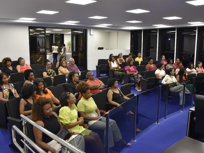 Encontro foi realizado segunda-feira (20), no plenário da Câmara de Timóteo 