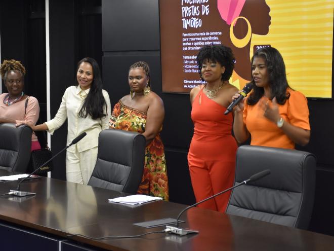 Palestrantes: Iramar Carvalho, analista de saúde e segurança; Vera Lúcia, administradora de empresa; Rosanna Borges Moura, assistente social e secretária de Assistência e Desenvolvimento Social de Timóteo e Marjorie Rafaela, arquiteta e urbanista