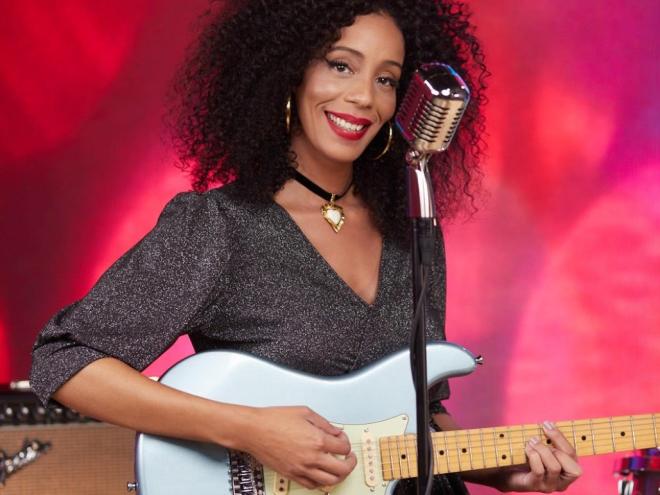 A cantora Grendhelly se apresenta na sexta-feira (24)