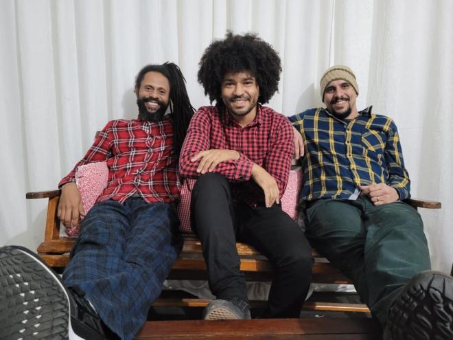 O grupo Trio Sacolejado encerra a parte musical no sábado