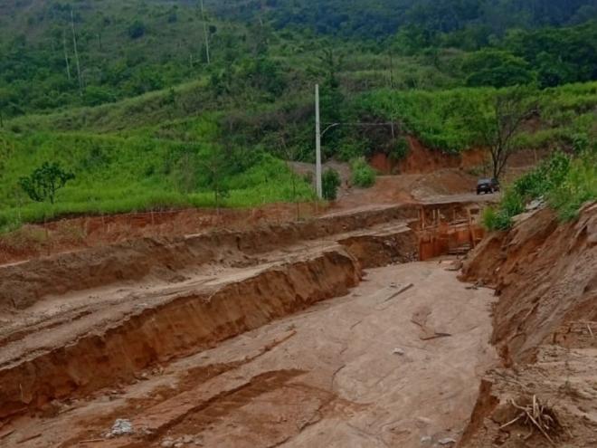 Problema denunciado há um mês piorou com a chuva do fim de semana