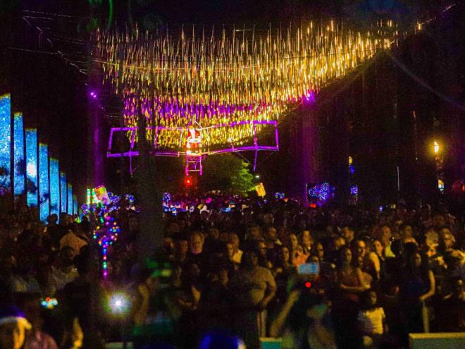 Inauguração das luzes em BH atraiu multidão