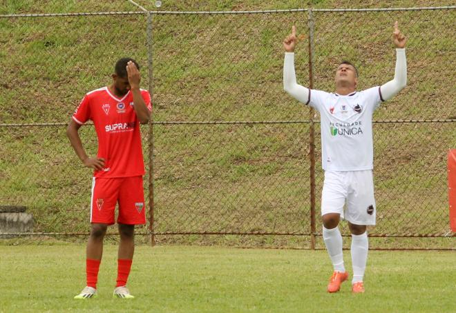 Eraldo fez dois gols que deram o título para o Iguaçu