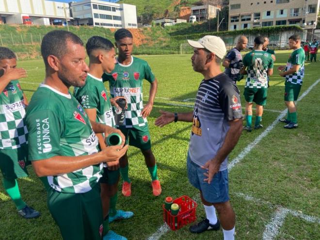 O técnico Jhonatan Almeida e seus jogadores conseguiram um grande feito na temporada