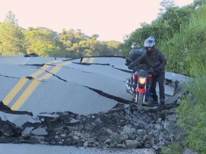 Além de milhares de desapropriações ao longo da BR-381, há também riscos geológicos que podem levar a situações como essa, ocorrida em Nova Era, em janeiro de 2022