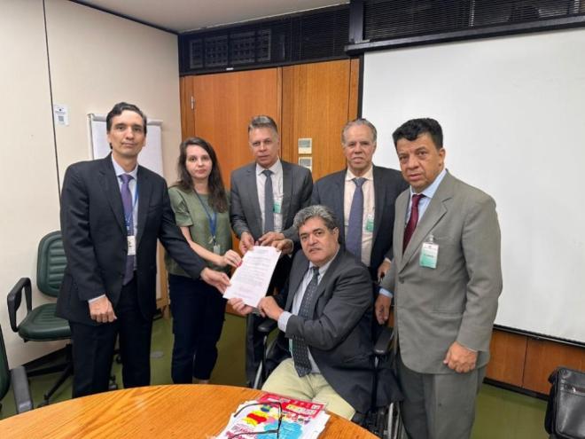 Fizeram parte da comitiva, representantes dos municípios de  São Gonçalo do Rio Abaixo, Nova União e Sabará