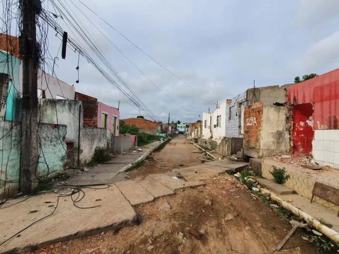 Lágrimas de sol: atividade de mineração de sal-gema atingiu milhares de pessoas que perderam suas residências na capital alagoana