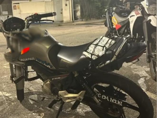 Denominado 'Aquecimento Natalino', evento reuniu motoqueiros em vários bairros, onde fizeram malabarismo, aceleraram com descarga aberta e a população reclamou