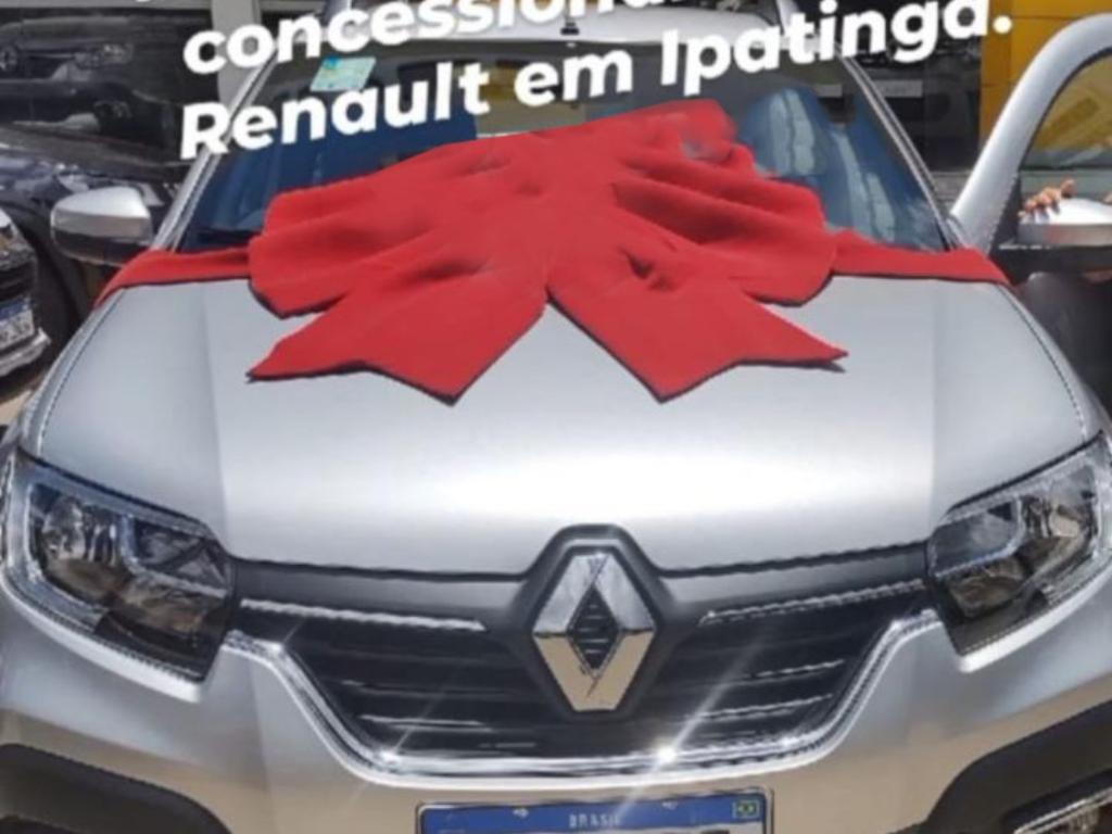Além de apreender motocicletas irregulares, policiais militares recuperaram esse carro, que tinha sido furtado dentro de uma concessionária em Ipatinga