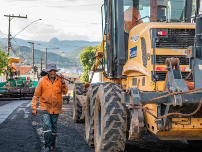 Mais de 60 ruas e avenidas foram pavimentadas 