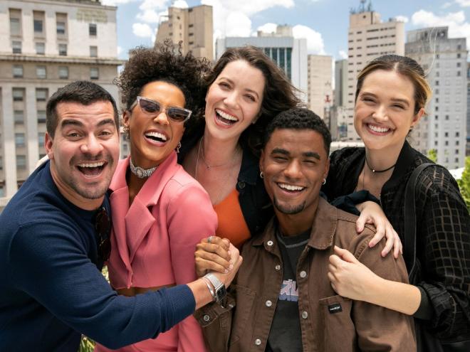 Júpiter (Thiago Martins), Andrômeda (Ramile), Vênus (Nathalia Dill), Plutão (Isacque Lopes) e Electra (Juliana Paiva): clã unido