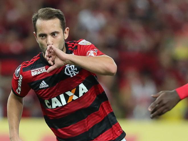 Everton Ribeiro chegou ao Flamengo em 2017, tornando-se uma figura emblemática no time 