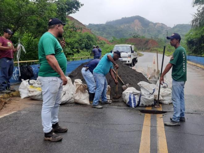 Equipe da prefeitura atuou no local sob supervisão do DER-MG e trecho já está librado para tráfego 