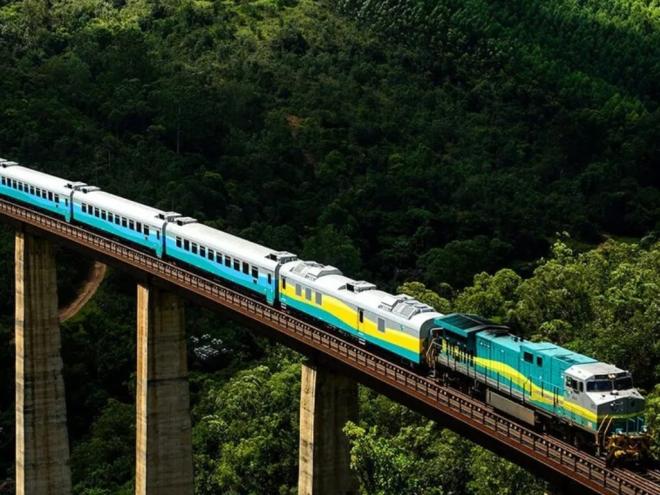 Trem de passageiros da Vale