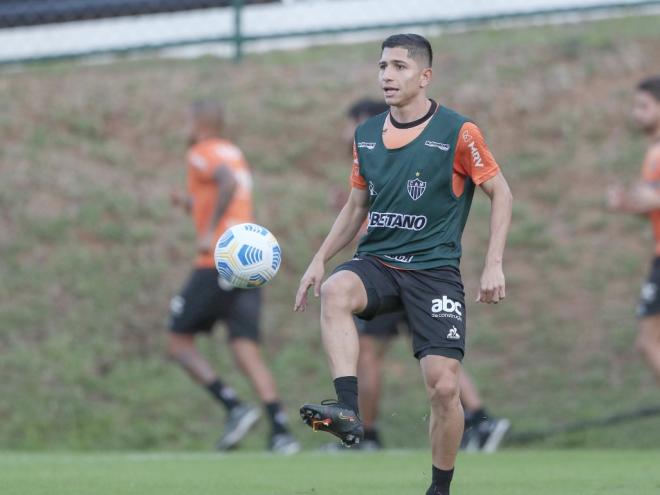 Venezuelano assinou vínculo de três anos com o clube carioca