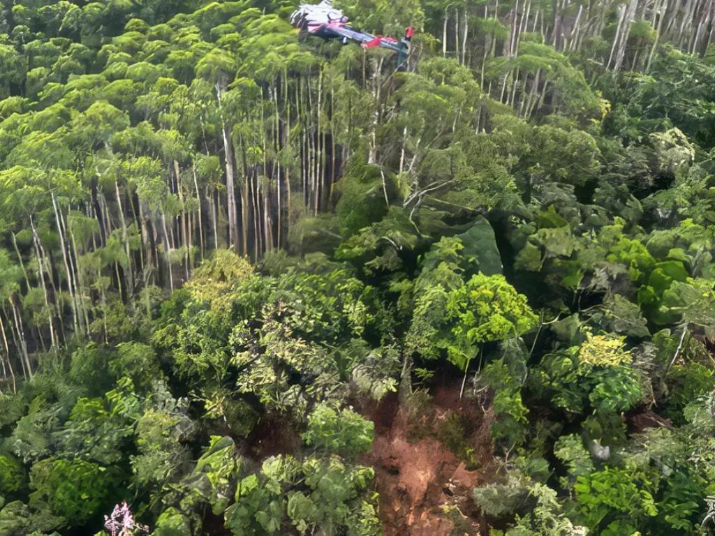 Polícia Militar encontrou hoje (12/1), helicóptero que estava desaparcido em São Paulo desde 31 de dezembro. Foto: PMESP