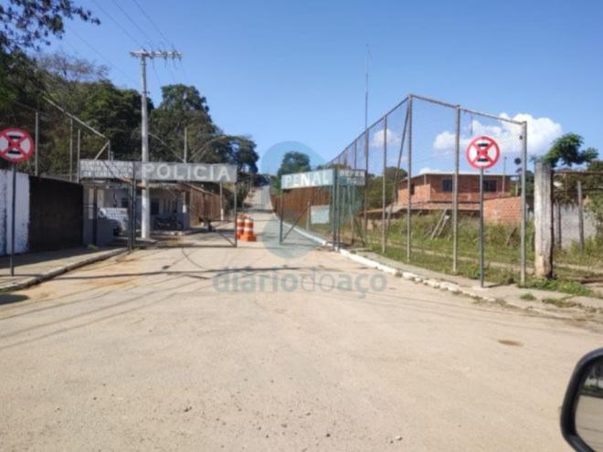 Cerca de 90 apenados ligados ao Comando Vermelho estão reclusos na penitenciária Dênio Moreira de Carvalho e situação tem preocupado trabalhadores da unidade prisional 
