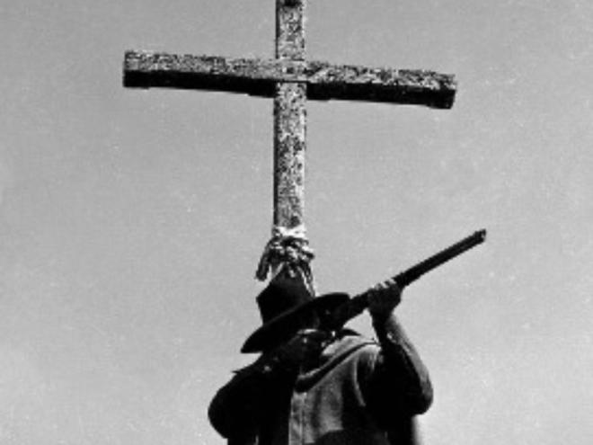 O filme é repleto de alegorias, como o matador de aluguel Antônio das Mortes e o cangaceiro Corisco