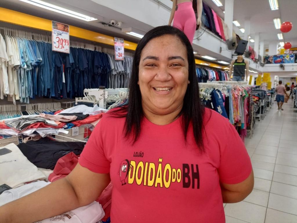Amanda Batista de Souza, 37, vendedora, Mangueiras ''Está precisando melhorar o atendimento na saúde e ter mais opções de lazer com segurança, pois as praças e o centro da cidade estão muito largados, cheio de usuários de drogas e quando largamos serviço mais tarde, dá muito medo de ficar no Centro''. 