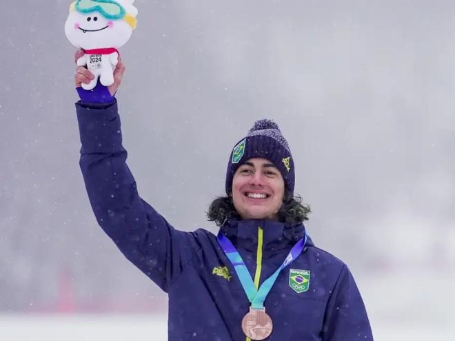 O catarinense Zion Bethonico (foto), de 17 anos, terminou em terceiro lugar na prova do snowboard cross 