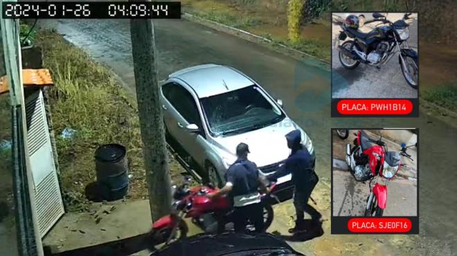 Criminosos levaram duas motocicletas e ainda usaram caminhonete furtada no apoio logístico ao furto 