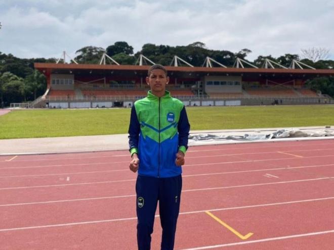 Charles dos Santos Evangelista, integrante do Programa de Esporte CRE SER, participou do Projeto Camping Escolar Paralímpico