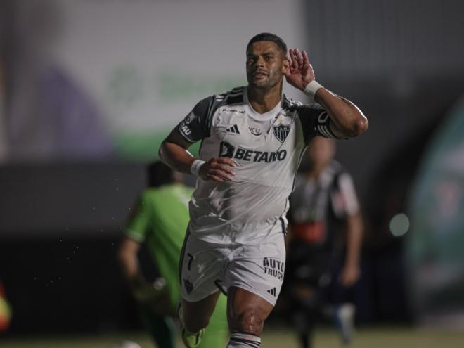 Hulk fez os gols da vitória