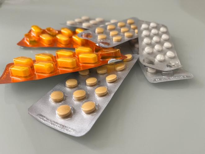 Tratamento sem acompanhamento médico resulta em ineficácia e risco de contaminação e agravamento do quadro para pacientes