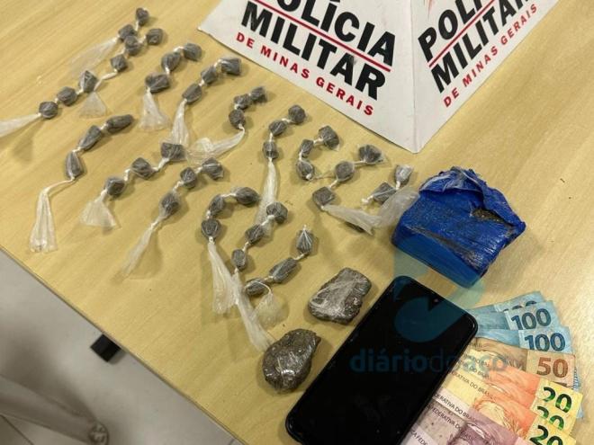 Drogas e dinheiro também foram encontradas com os suspeitos, durante as buscas da polícia