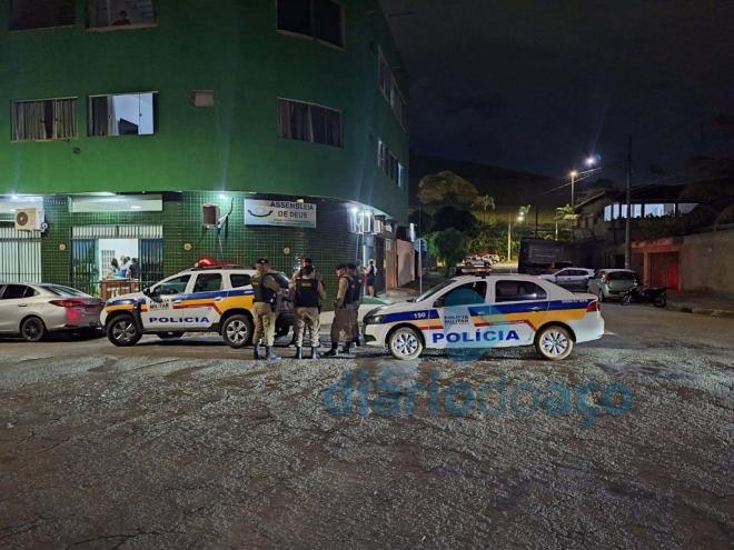 Um homem e uma mulher foram presos no Caravelas e outro conseguiu escapar de cerco policial 