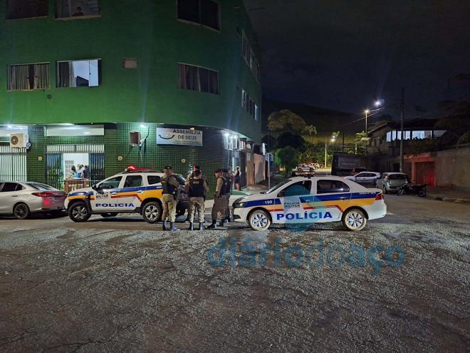 Cerco policial e tiros movimentaram o bairro Caravelas, na noite de Quarta-feira de Cinzas